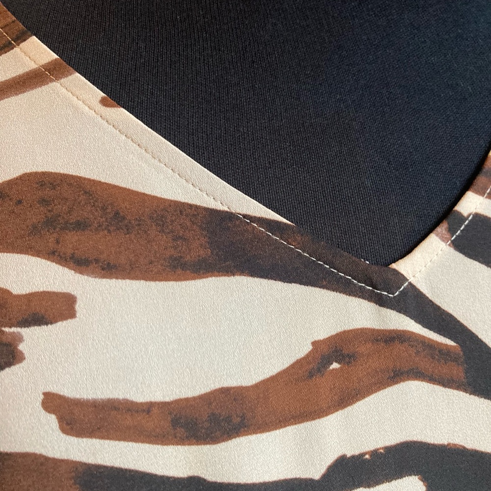 Cabi Animal Print Top With Flutter Sleeves, Size … - image 2